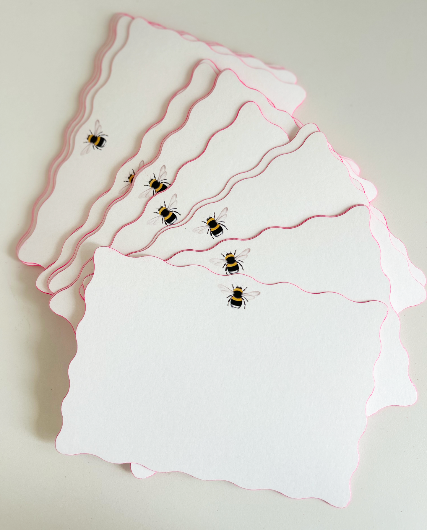 BUMBLE BEE |  Scalloped Edge Notecards